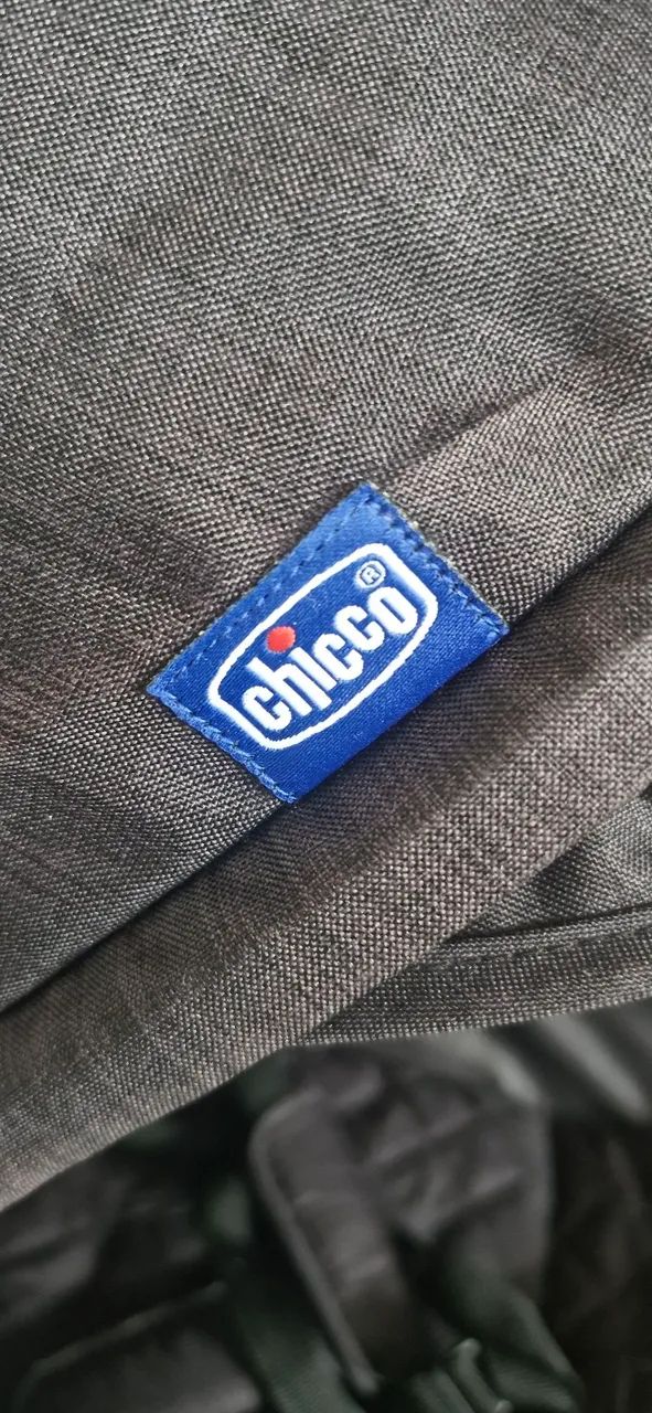 Carrinho de bebê Chicco dobrável usado - Foto 3