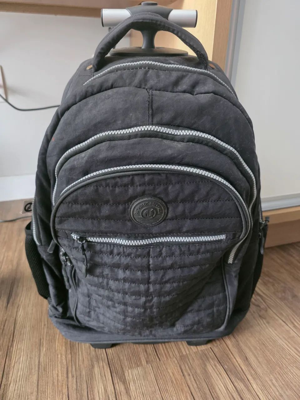 Mochila de rodinhas - Muito bem conservada 