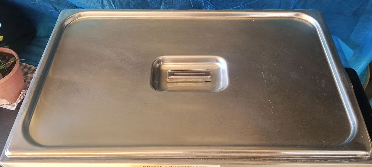Vendo uma lavadora ultrassonica industrial/com cuba retangular em aço inox cesto e tela - Foto 3