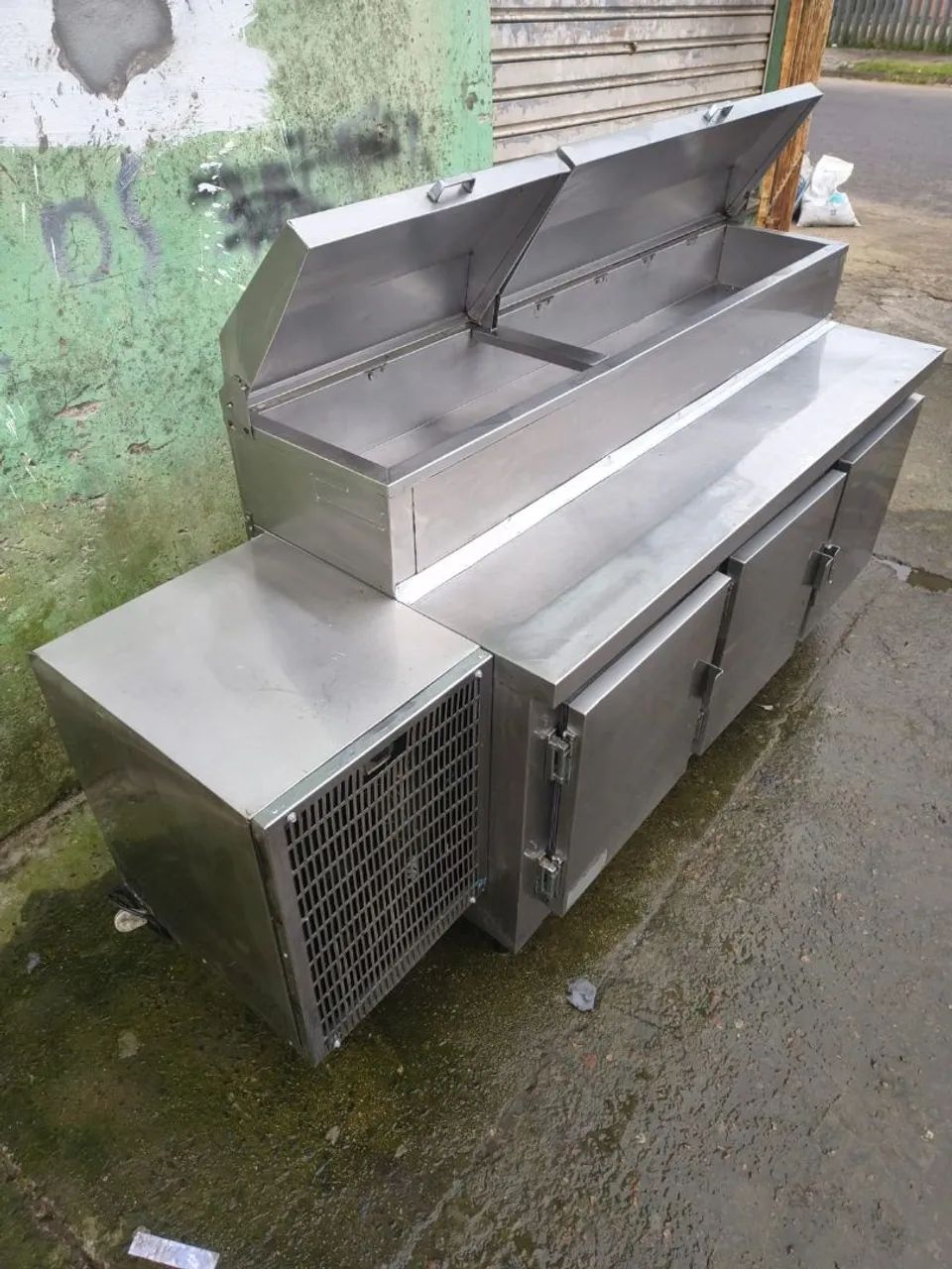 Balcão refrigerado 3 portas c/condimentadora 220v ENTREGO  - Foto 4