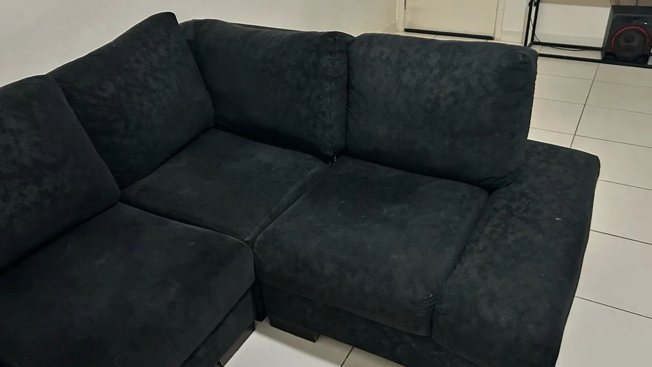 Sofá de Canto 4 Lugares Preto - Suede - Em Bom Estado - Foto 3