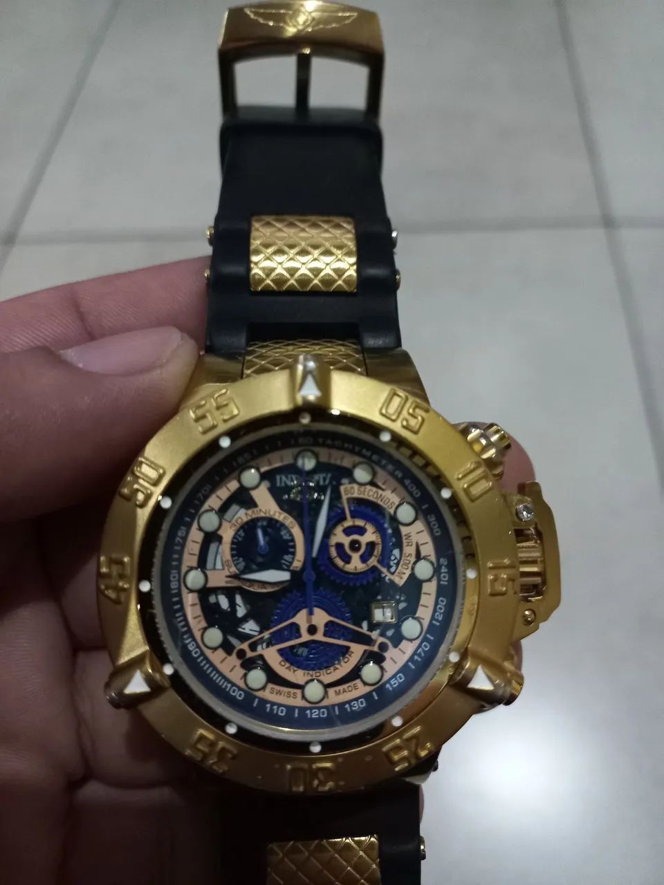 Vendo ou troco Relógio invicta  - Foto 4