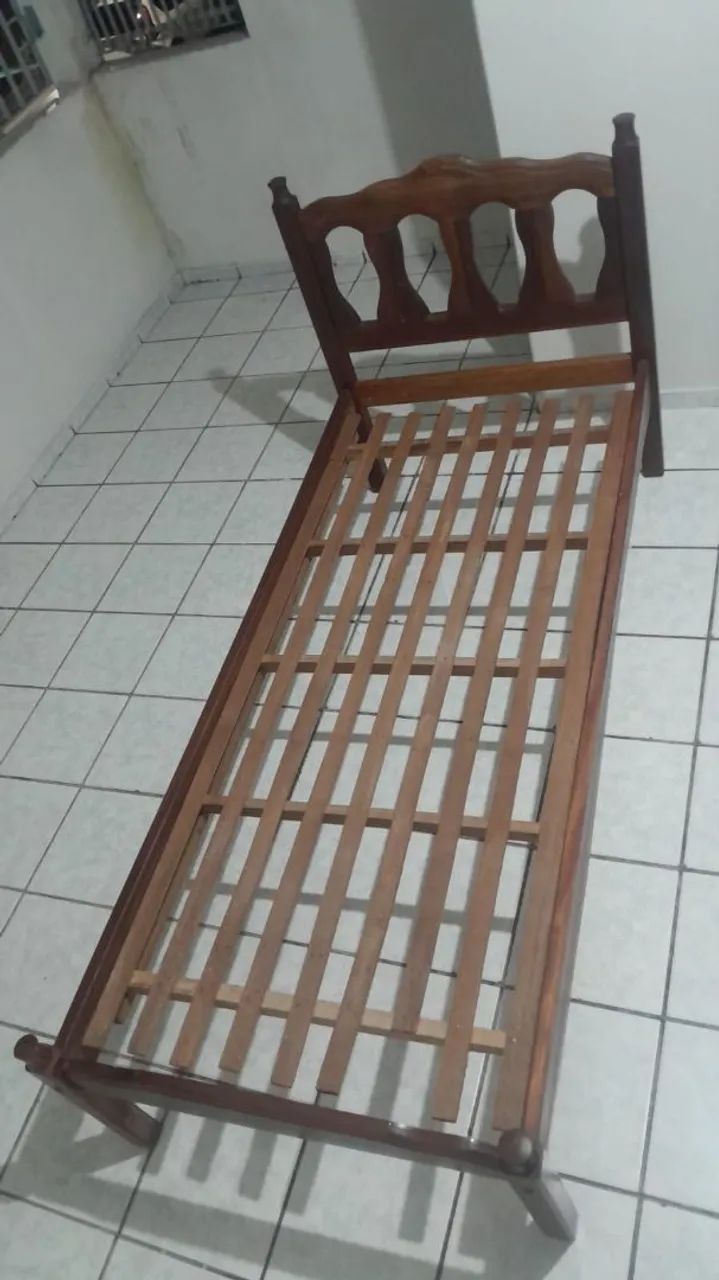Cama Madeira boa antiga