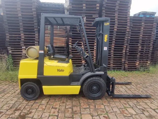 Empilhadeira Yale 2,5T * Automática com deslocador * 2001 - Foto 2