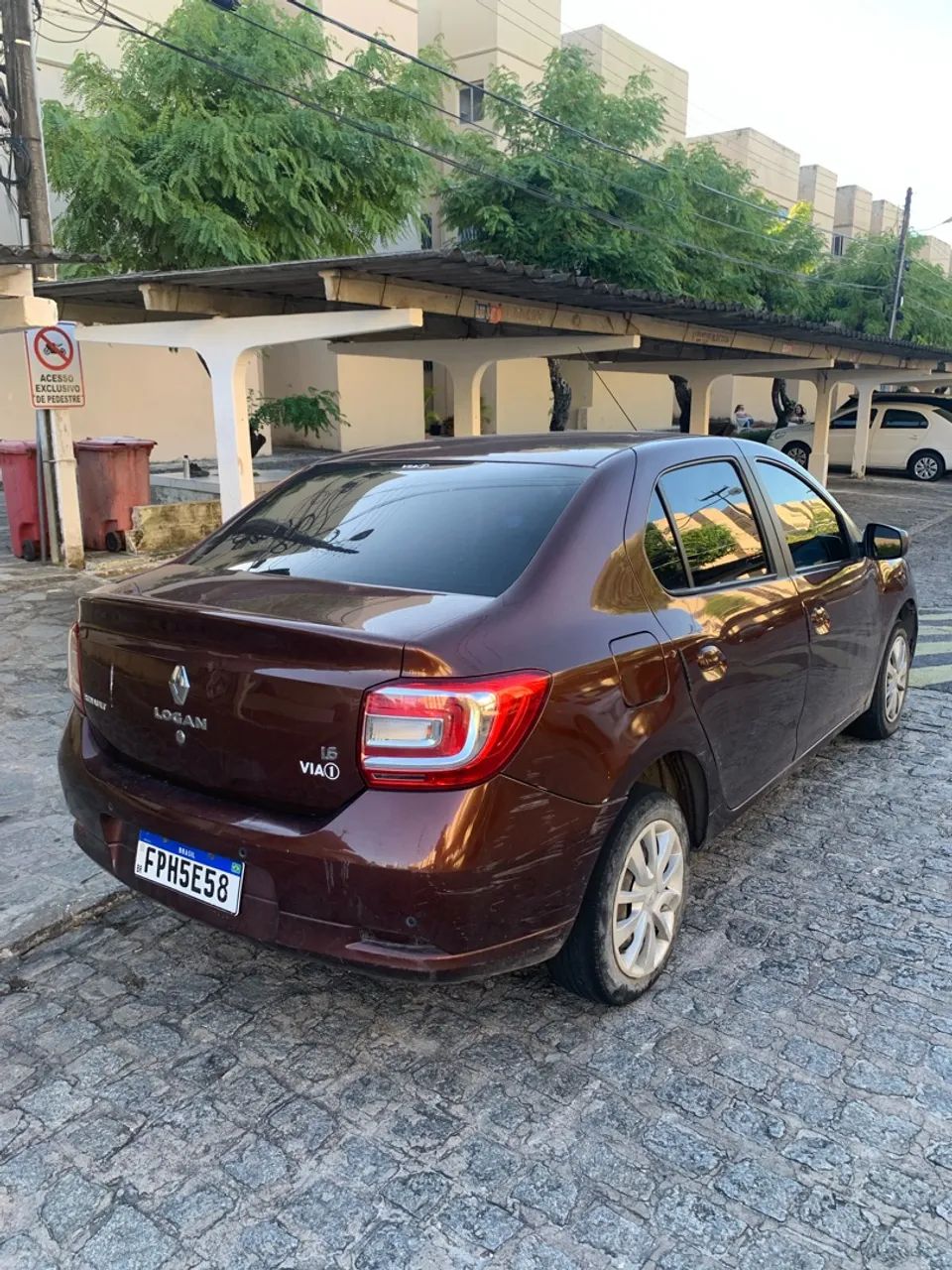 Renault Logan Expression Hi-flex 1.6 8V 4P 2015 - Foto 2