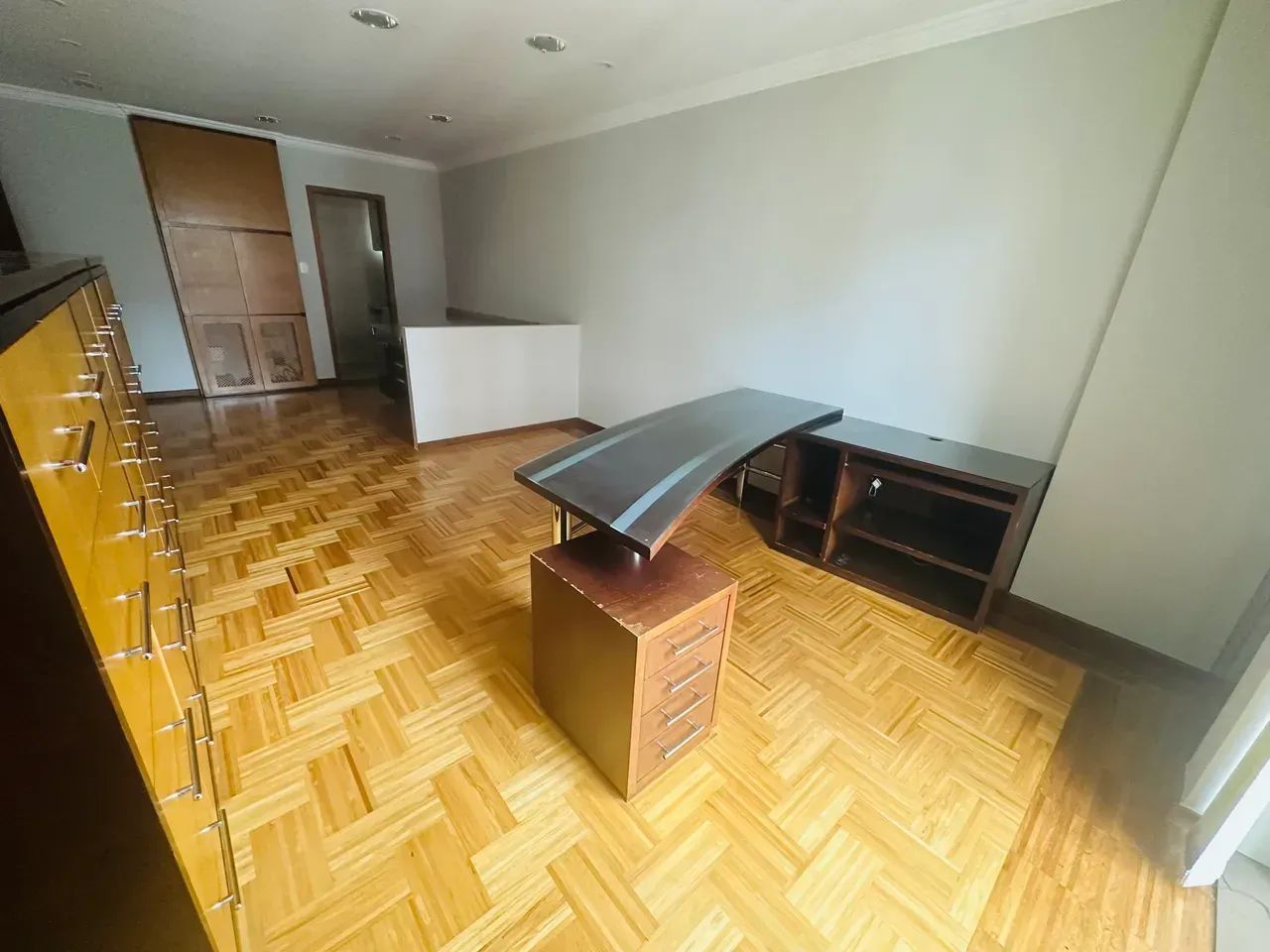 Sala comercial com móveis em localização central, Curitiba-PR - Foto 5
