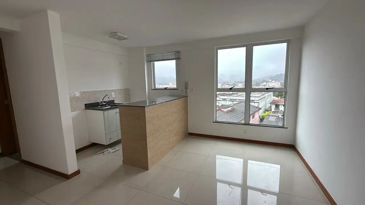 Apartamento de quarto e sala, próximo a faculdade, prédio com elevador e garagem. - Foto 2