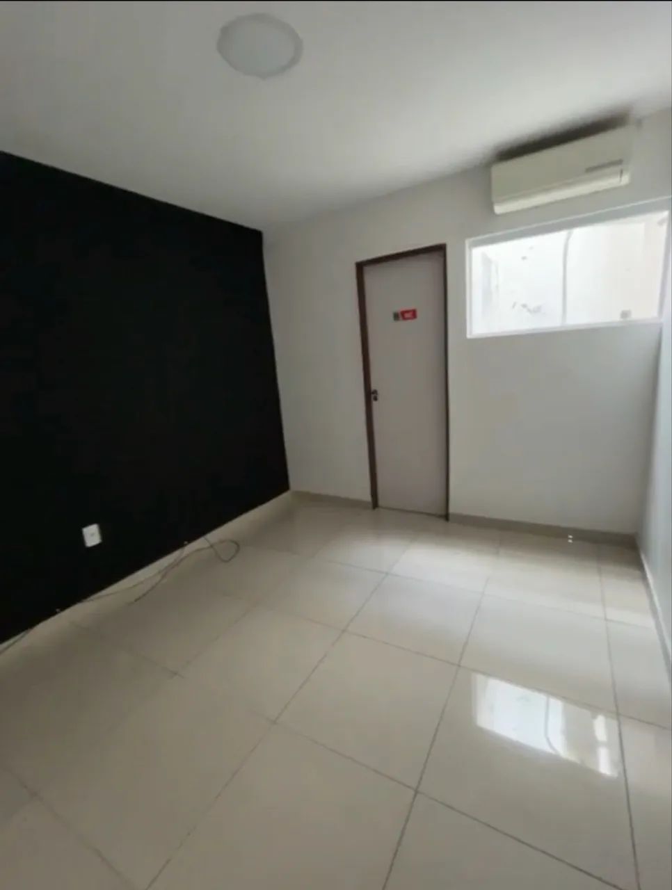 Sala Comercial 24m² no Centro - Água e IPTU Inclusos - Foto 2