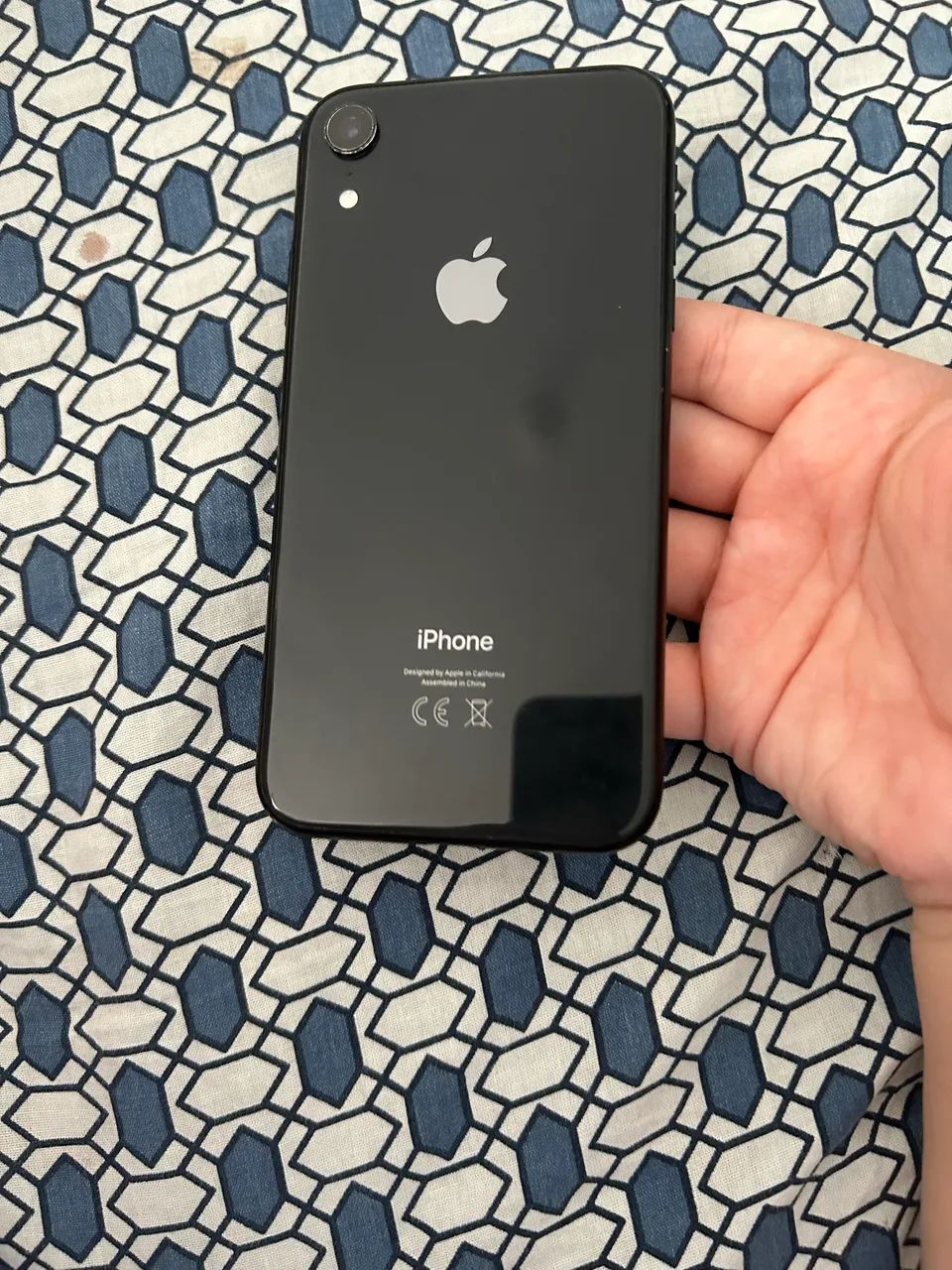 iPhone XR - 128GB - saúde da bateria 72% - Foto 2