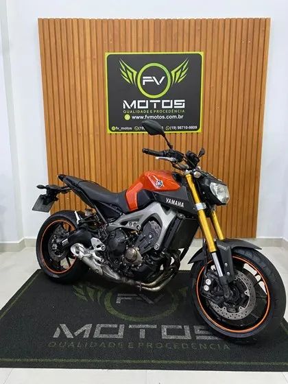 YAMAHA MT-09 2014/2015 - Foto 2