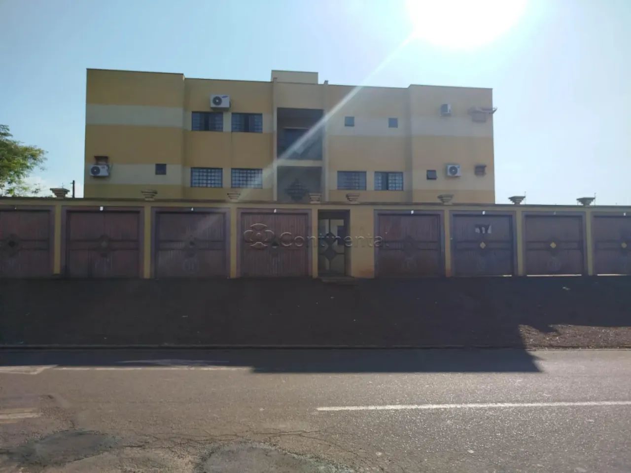 Apartamento para locação em Dourados-MS.