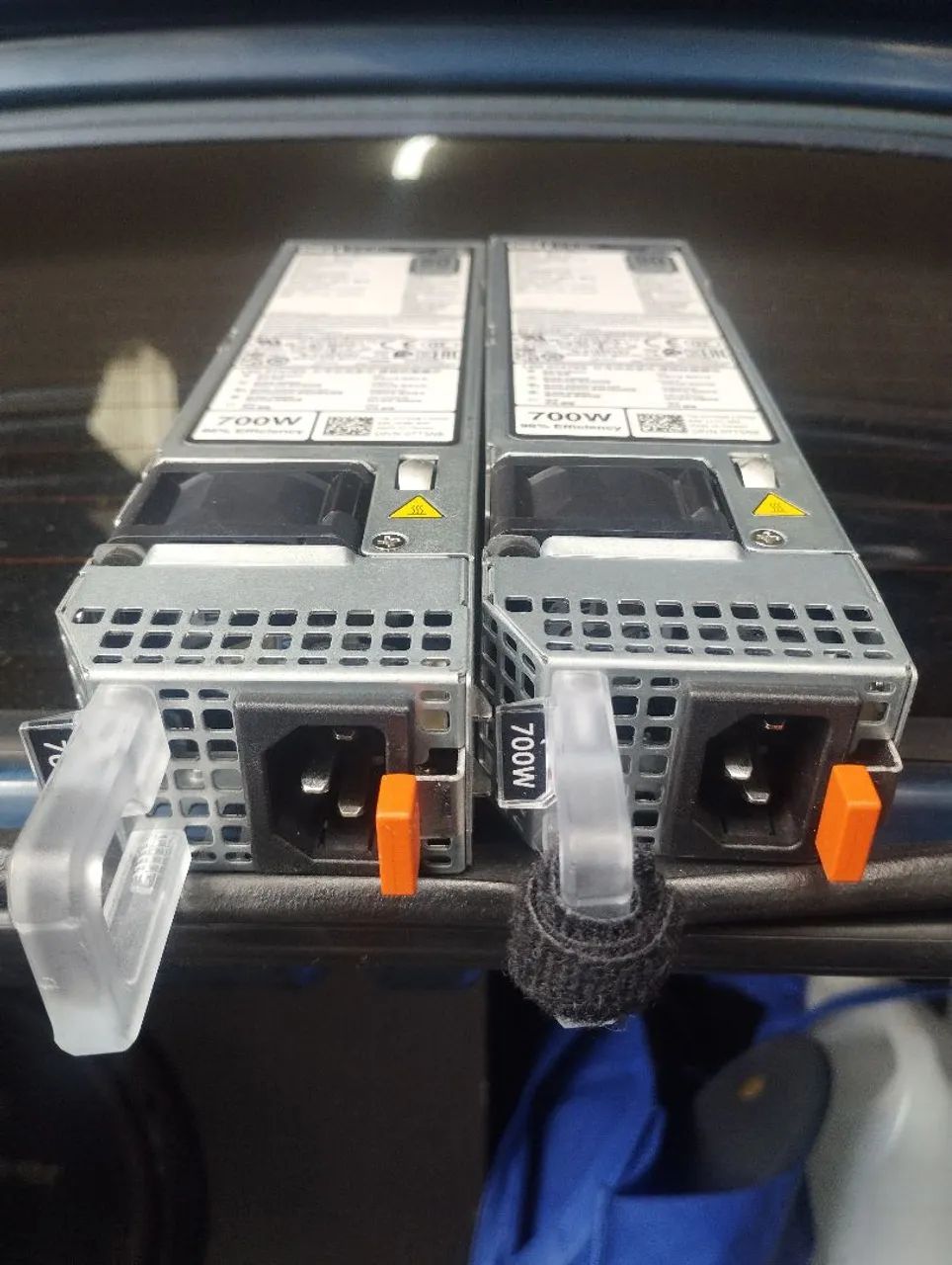 Fonte Dell PowerEdge 700W 80 Plus Titanium D700E-S1 (Nova) - Foto 2