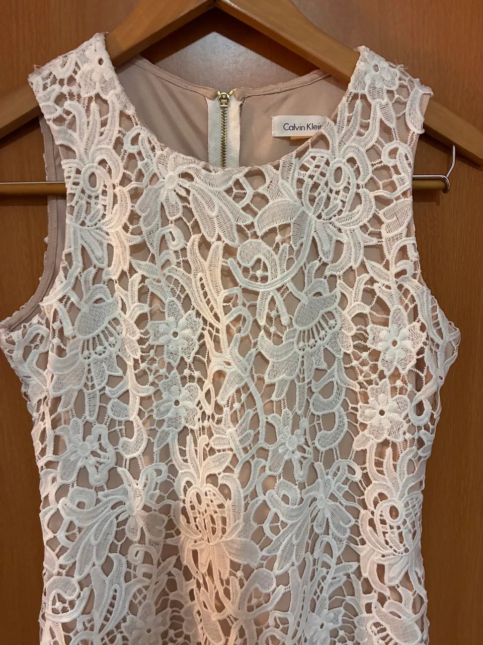Vestido Calvin Klein renda P