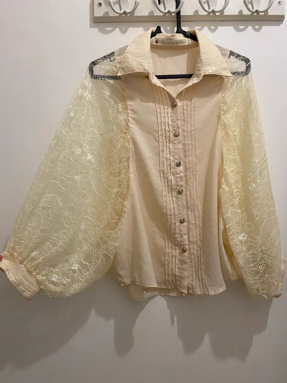 Blusa manga comprida rendada - Foto 2