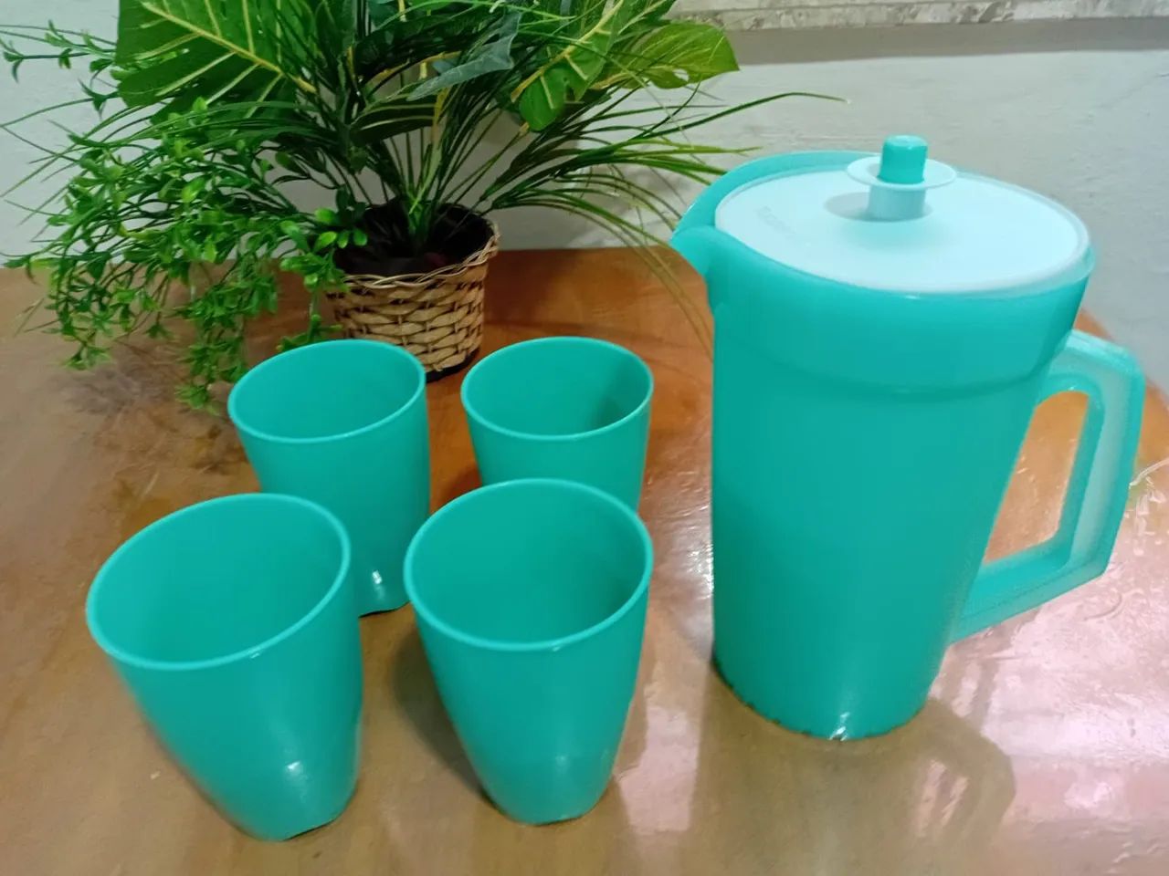 Conjunto de Jarra e Copos Tupperware 