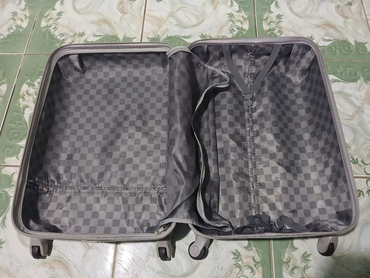 Mala de Viagem Média Roxa 4 Rodas com Cadeado - Foto 4
