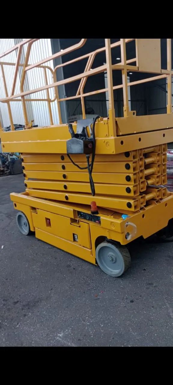 Plataforma haloutte 14 metros ano 14 usada