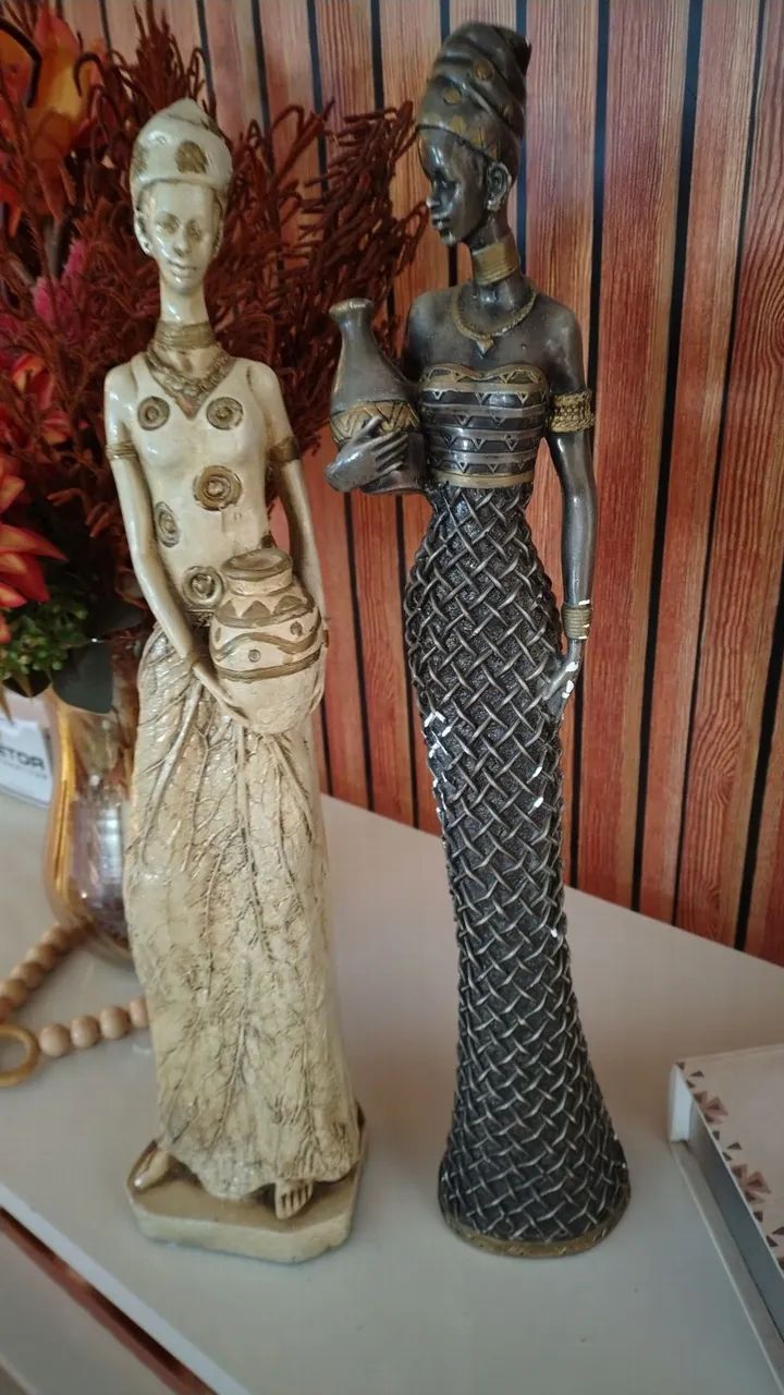 Estatuetas Africanas com vasos - Foto 2