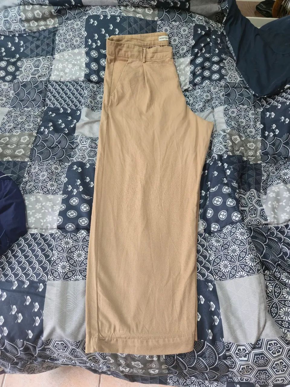 calça com pregas bege 42, veste 44 - Foto 2