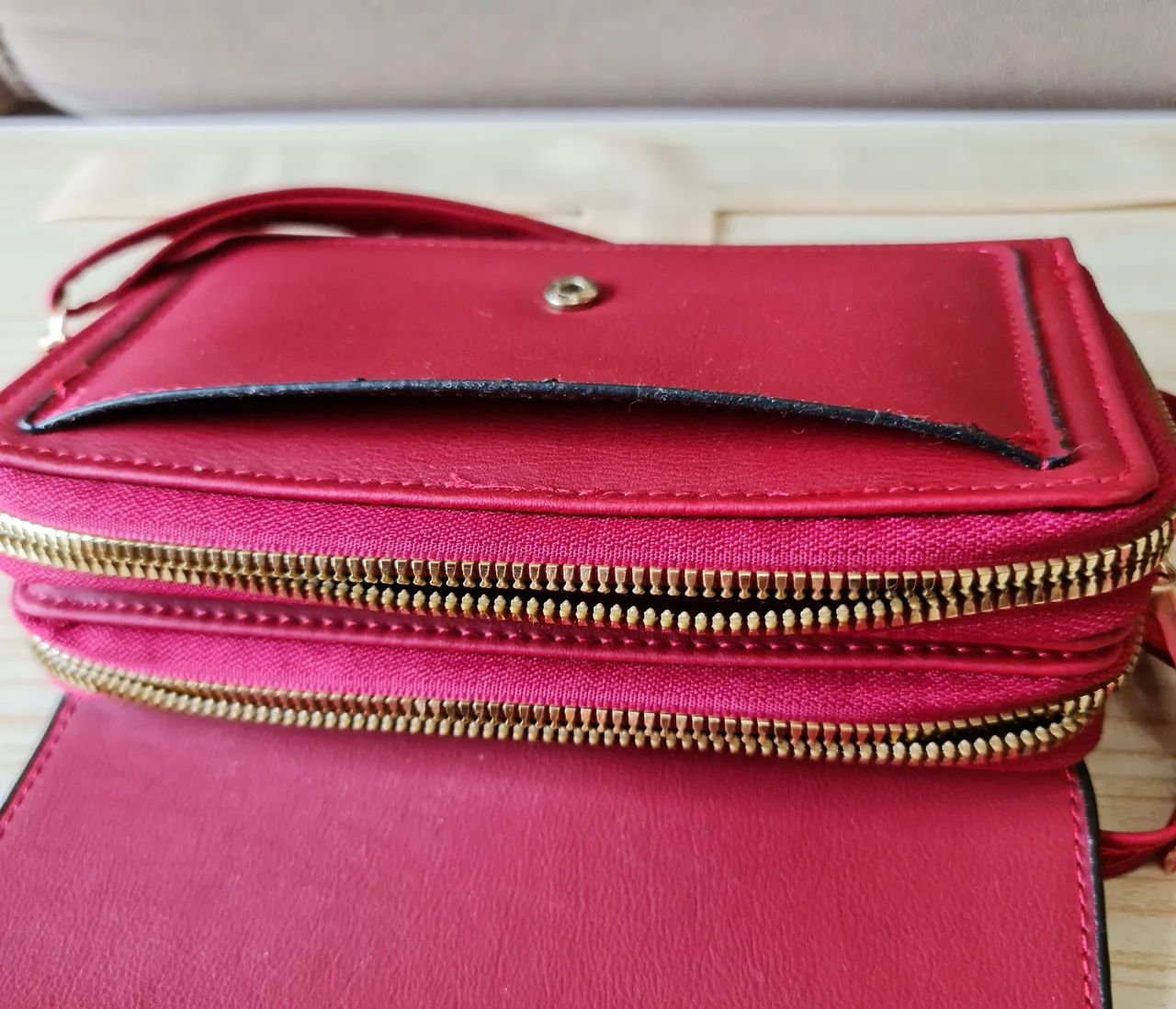 BOLSA TRANSVERSAL VERMELHA EM EXCELENTE ESTADO  - Foto 2