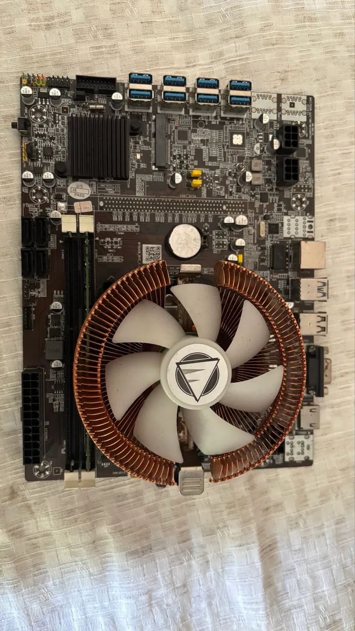 placa mae mineracao 1155 btc-b75-8usb com Processador 
