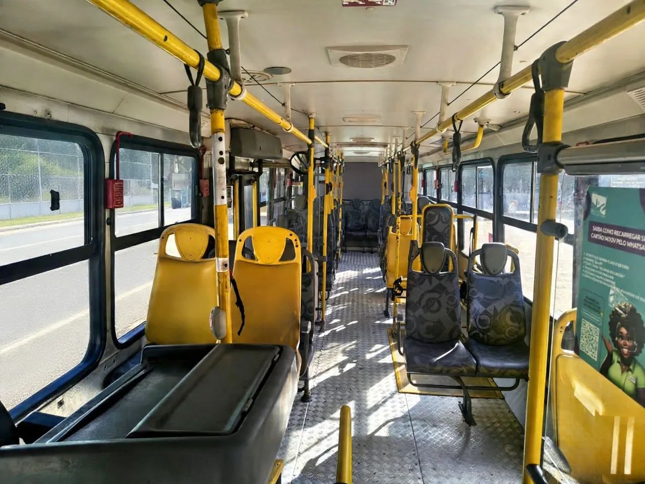 Onibus urbano ano e mod 2015 Mercedes  - Foto 11