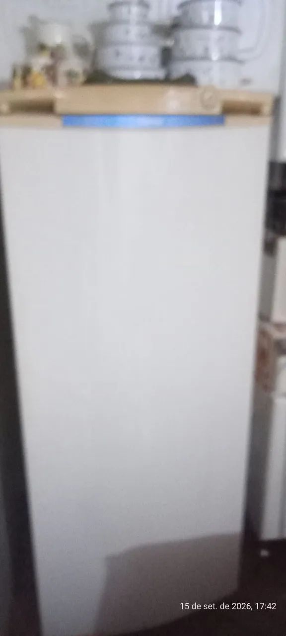 Geladeira semi nova 