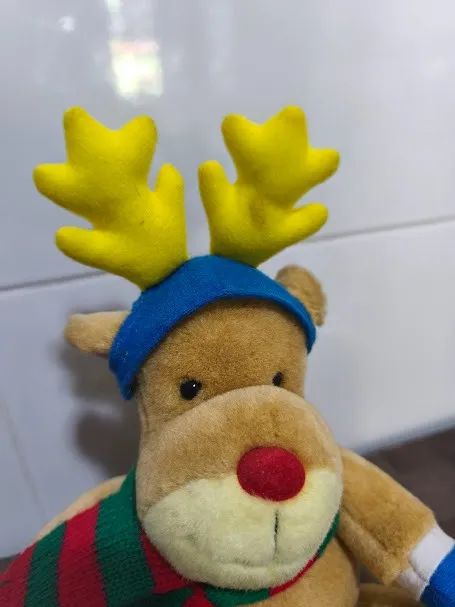 Pelucia Alce Musical Natalino com cachecol - Foto 4