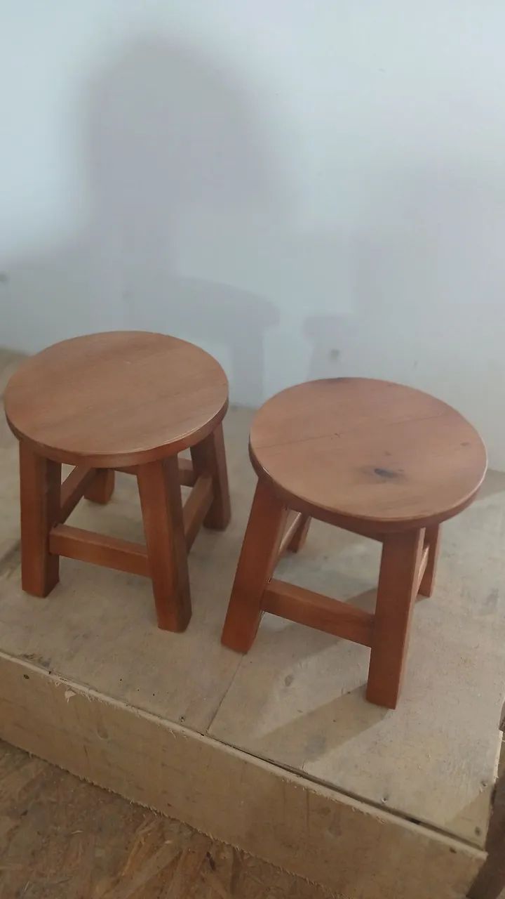 2 banquetas de madeira  - Foto 2