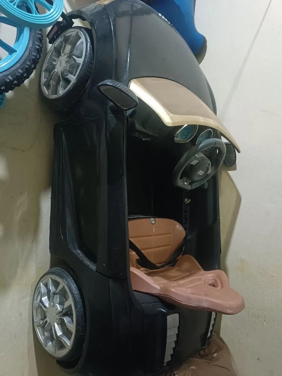 Carro infantil elétrico 