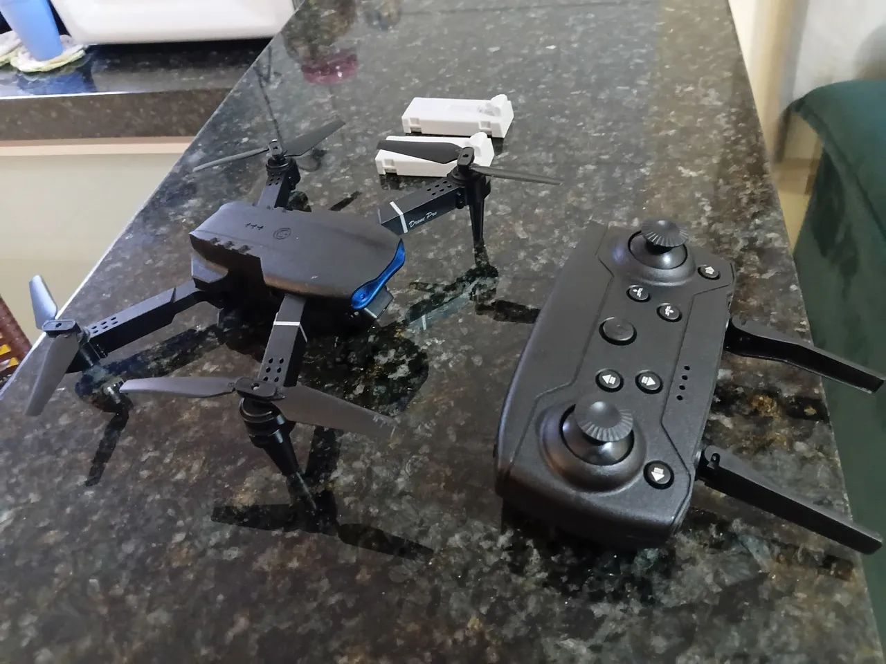 Drone e99 pro com 4 baterias - Foto 3