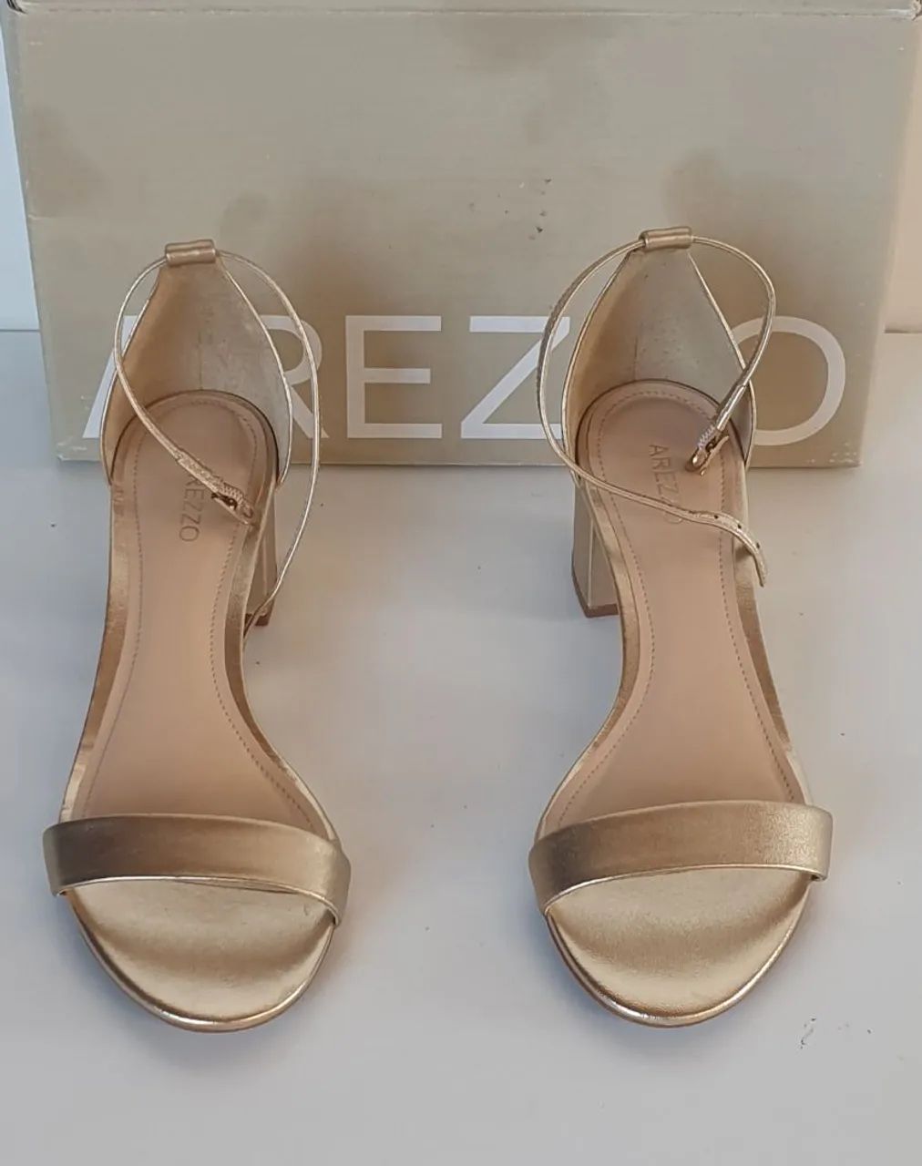 Arezzo - Sandália Dourada Couro