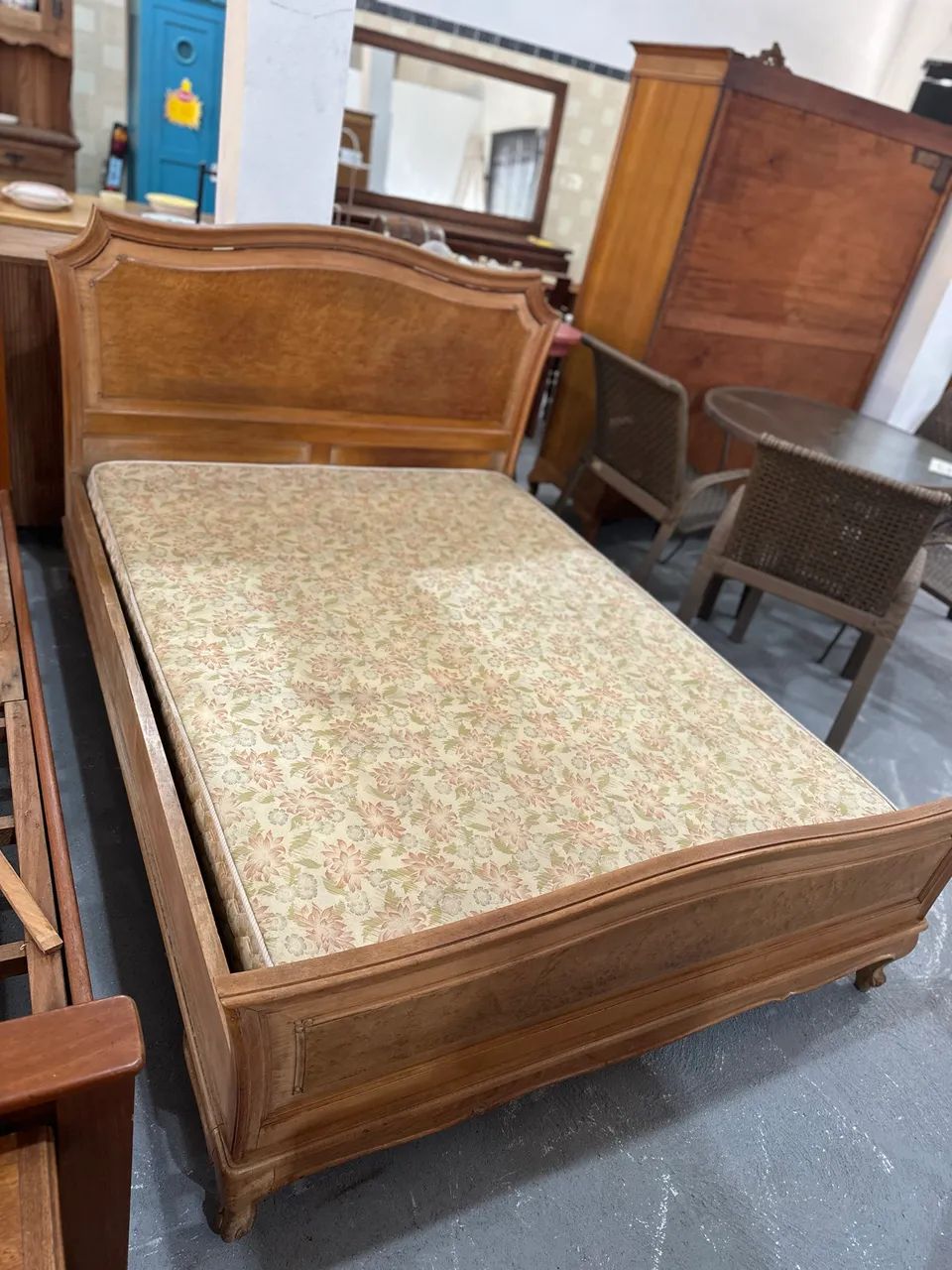 Dia dos Pais - Cama casal de Madeira com Colchão de espuma - Foto 3