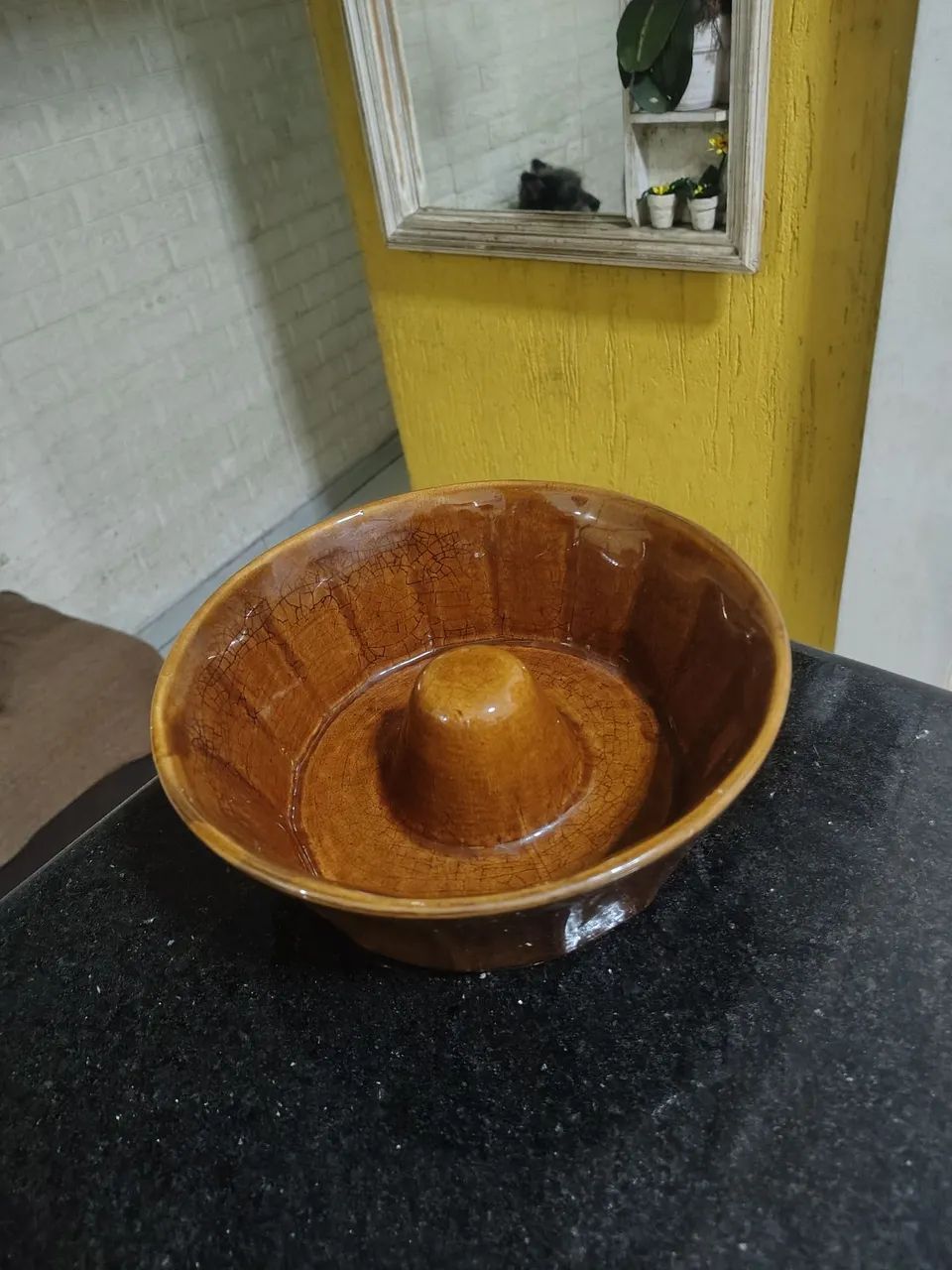 Forma de bolo cerâmica antiga