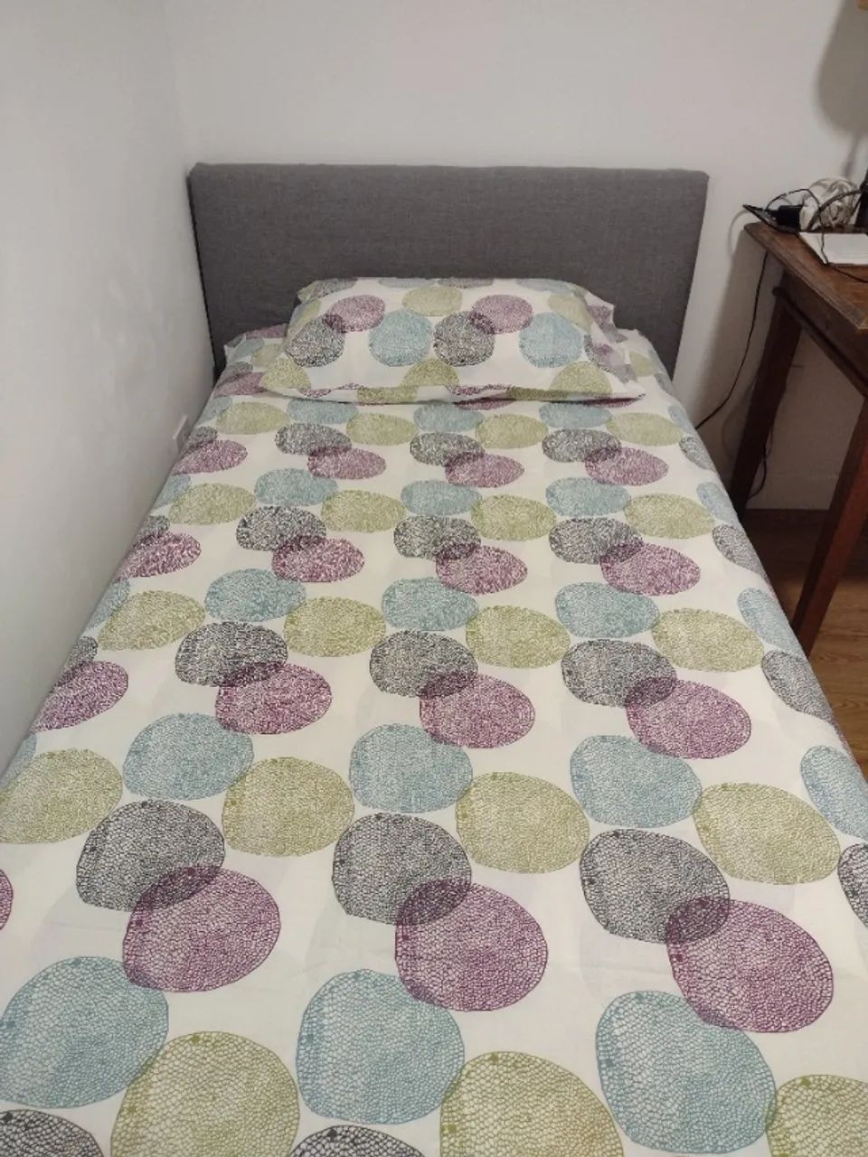 CAMA BOX COM CABECEIRA ESTOFADA - Foto 2