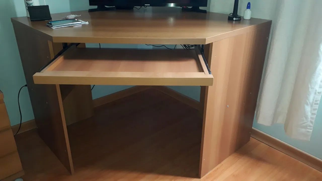 Mesa para computador alt.0,77/prof. 0,98/comp. 0,99 - Foto 3
