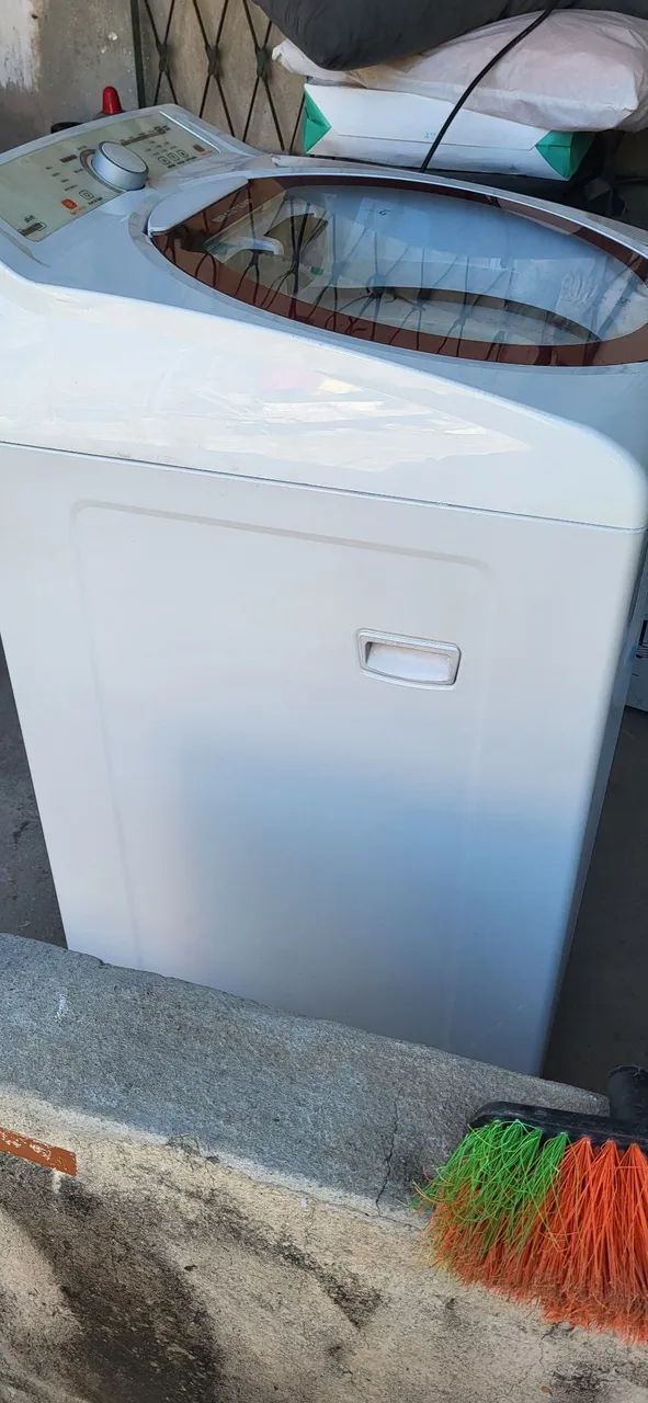 Máquina de lavar roupas 