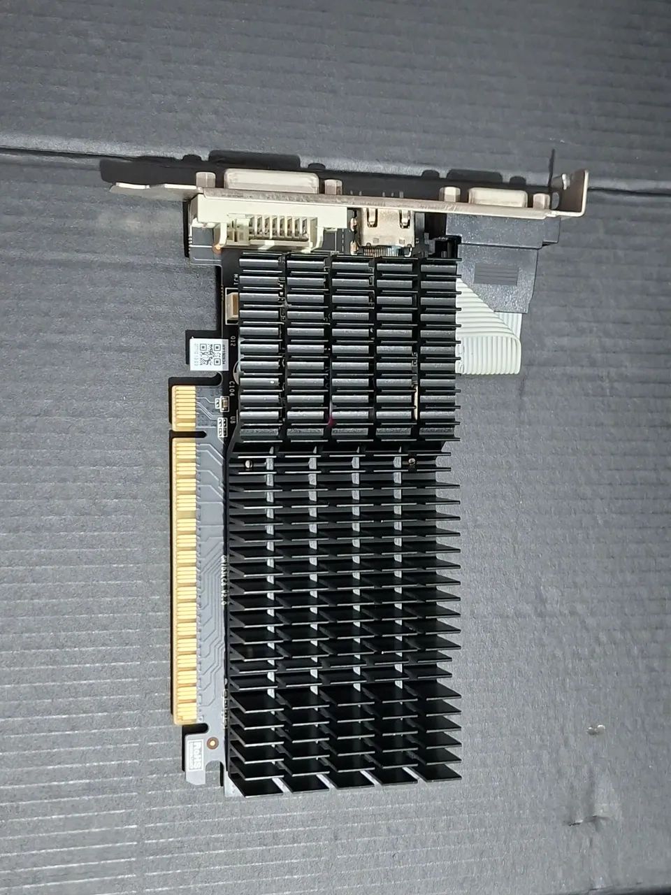 Placa de vídeo GT 710 1G