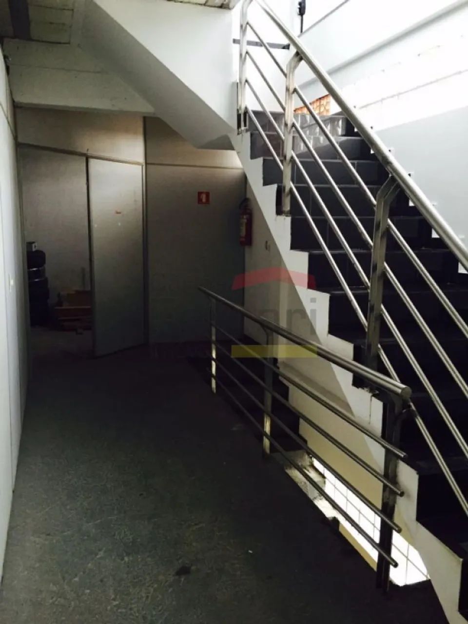 PRÉDIO COMERCIAL COM 4 PAVIMENTOS - Próximo ao Hipermercado Andorinhas - Foto 4