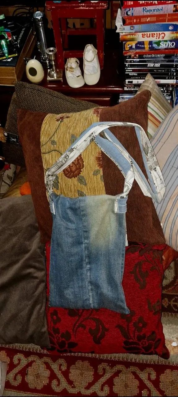 bolsa de ombro  jeans artesanal decorada  - Foto 2