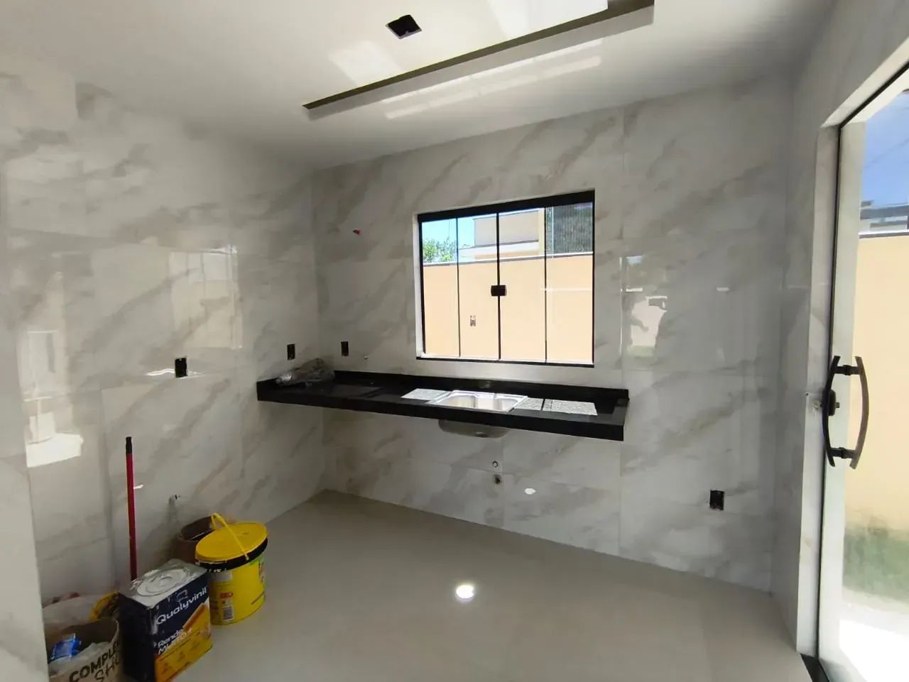 CASA LINEAR NOVA NO BAIRRO ENSEADA DAS GAIVOTAS- RIO DAS OSTRAS. 3 QUARTOS - Foto 3