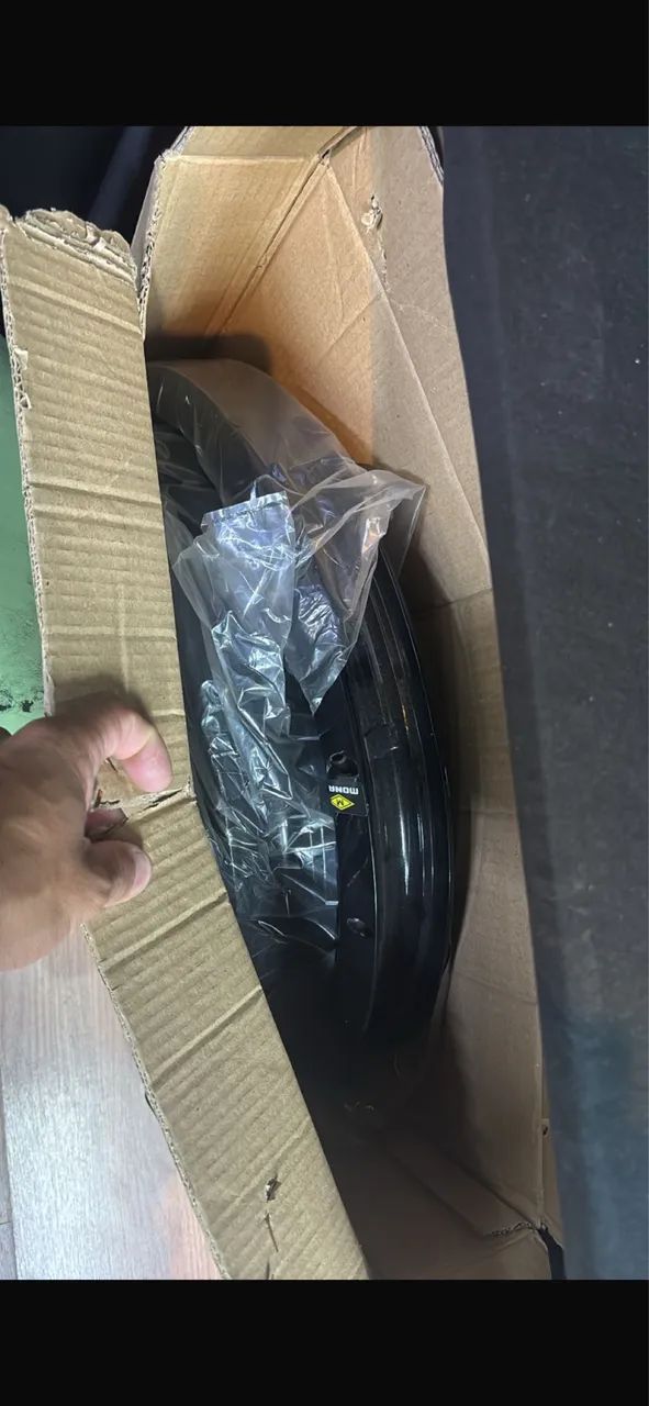 Vendo rodas pneu sem câmera para lander - Foto 3