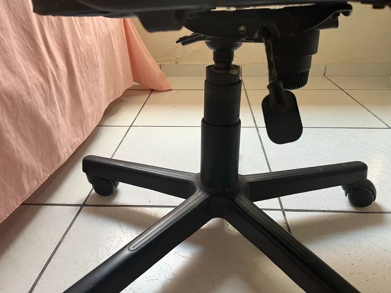 Cadeira escritório  - Foto 4