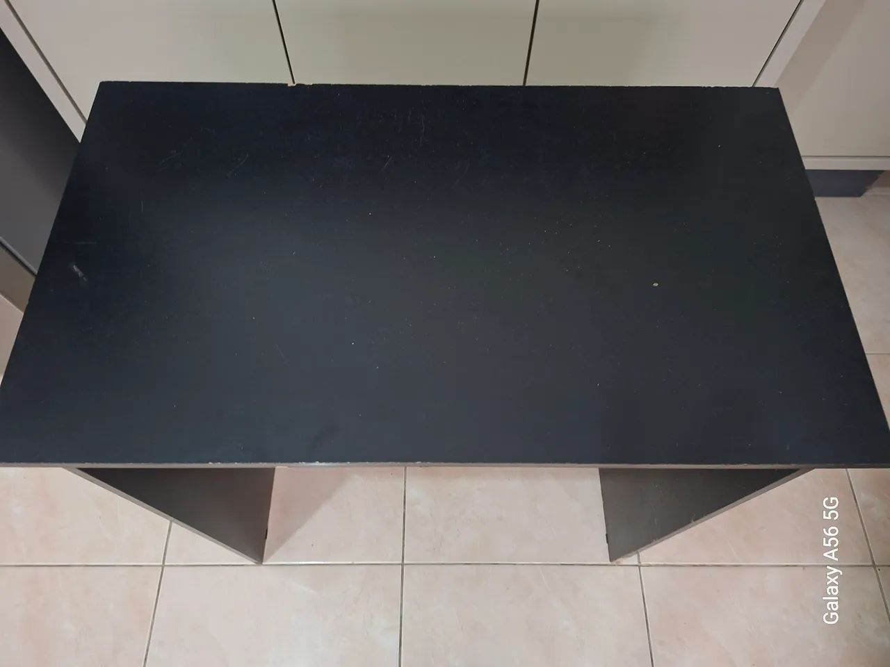 Escrivaninha / Mesa de Estudos Preta com Gaveta e Prateleira - Foto 2