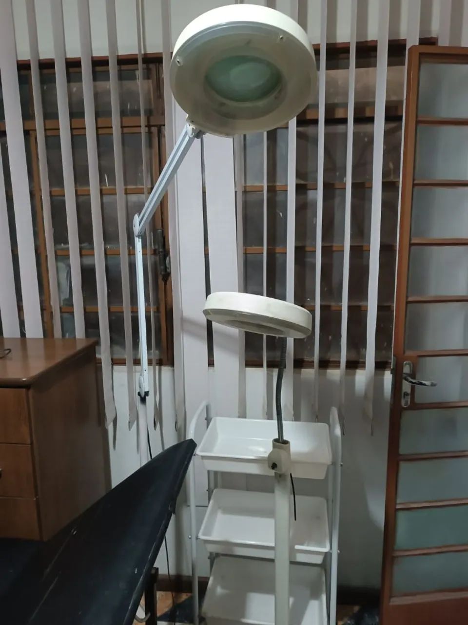Luminária LED estética ótimo estado funciona perfeitamente  - Foto 2