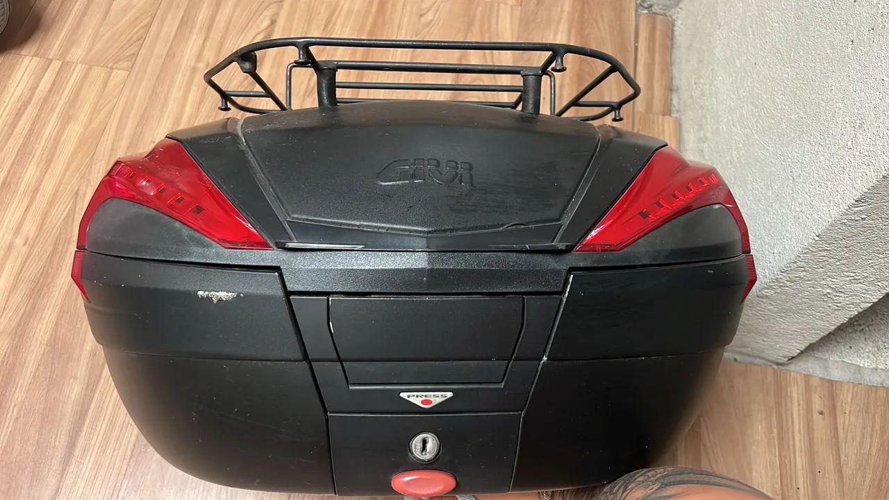 Bau  traseiro givi 56 Litros - Foto 3