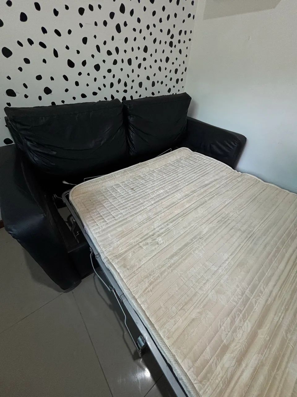 Sofá cama de couro legitimo preto - Foto 2