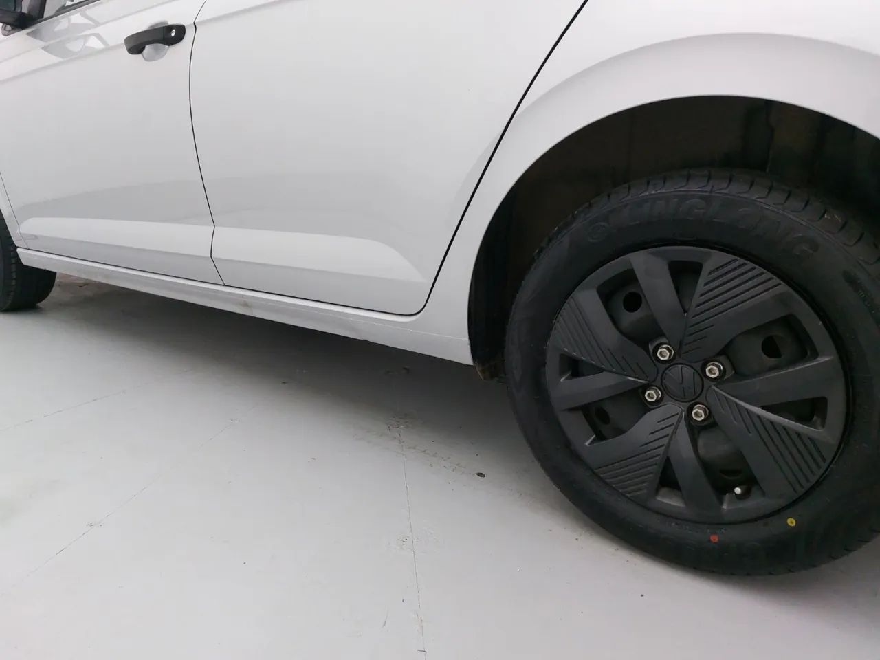 Volkswagen Polo Track 1.0 Flex 12V 5p, foto 12 de 18