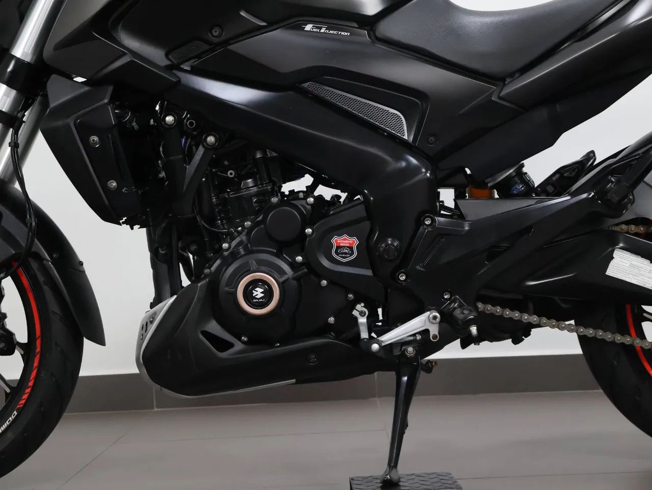 BAJAJ DOMINAR 400 ABS - Foto 4