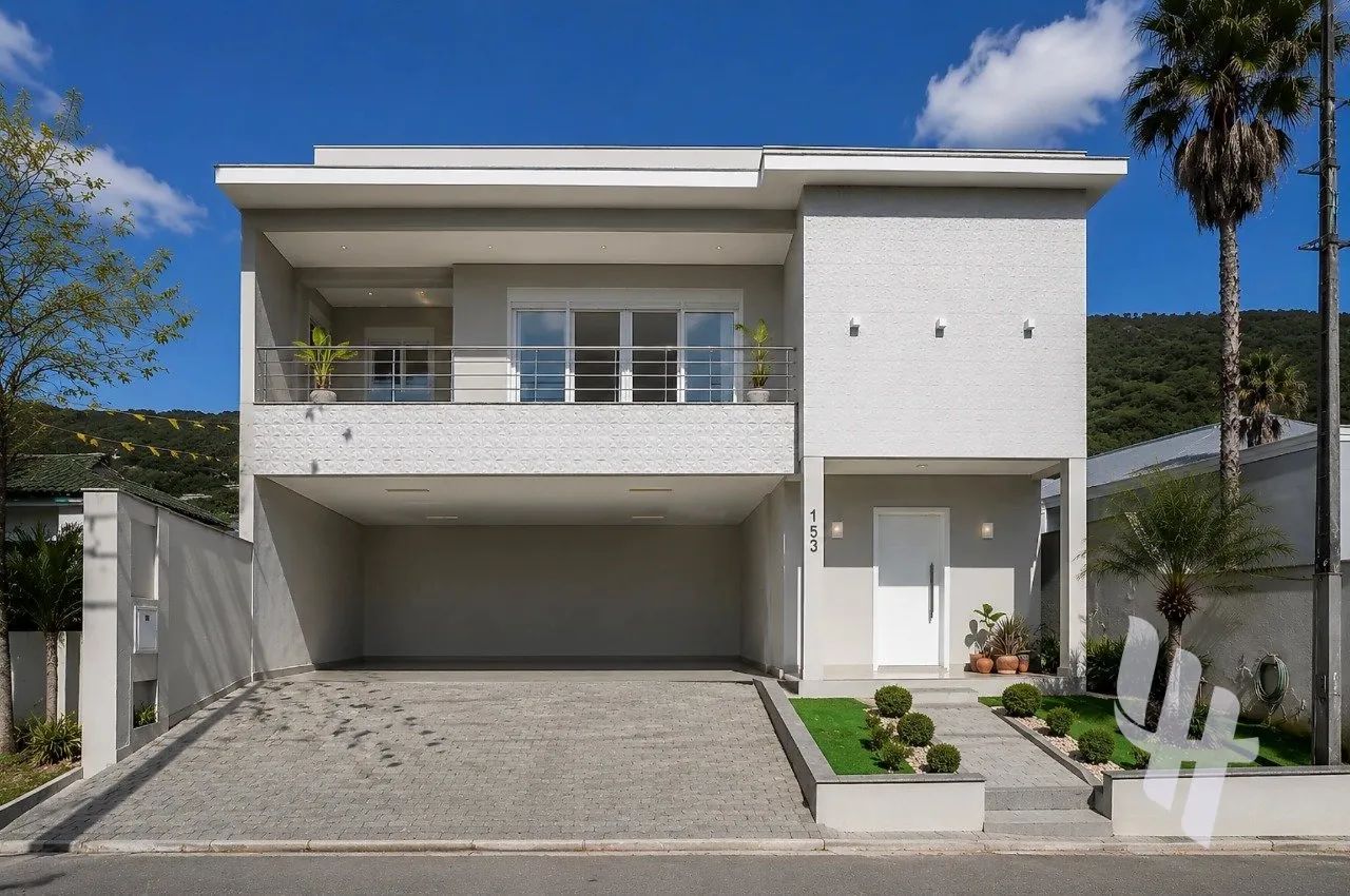 CASA 4 DORMITÓRIOS | 2 SUÍTES | 100% MOBILIADA | PEDRA BRANCA